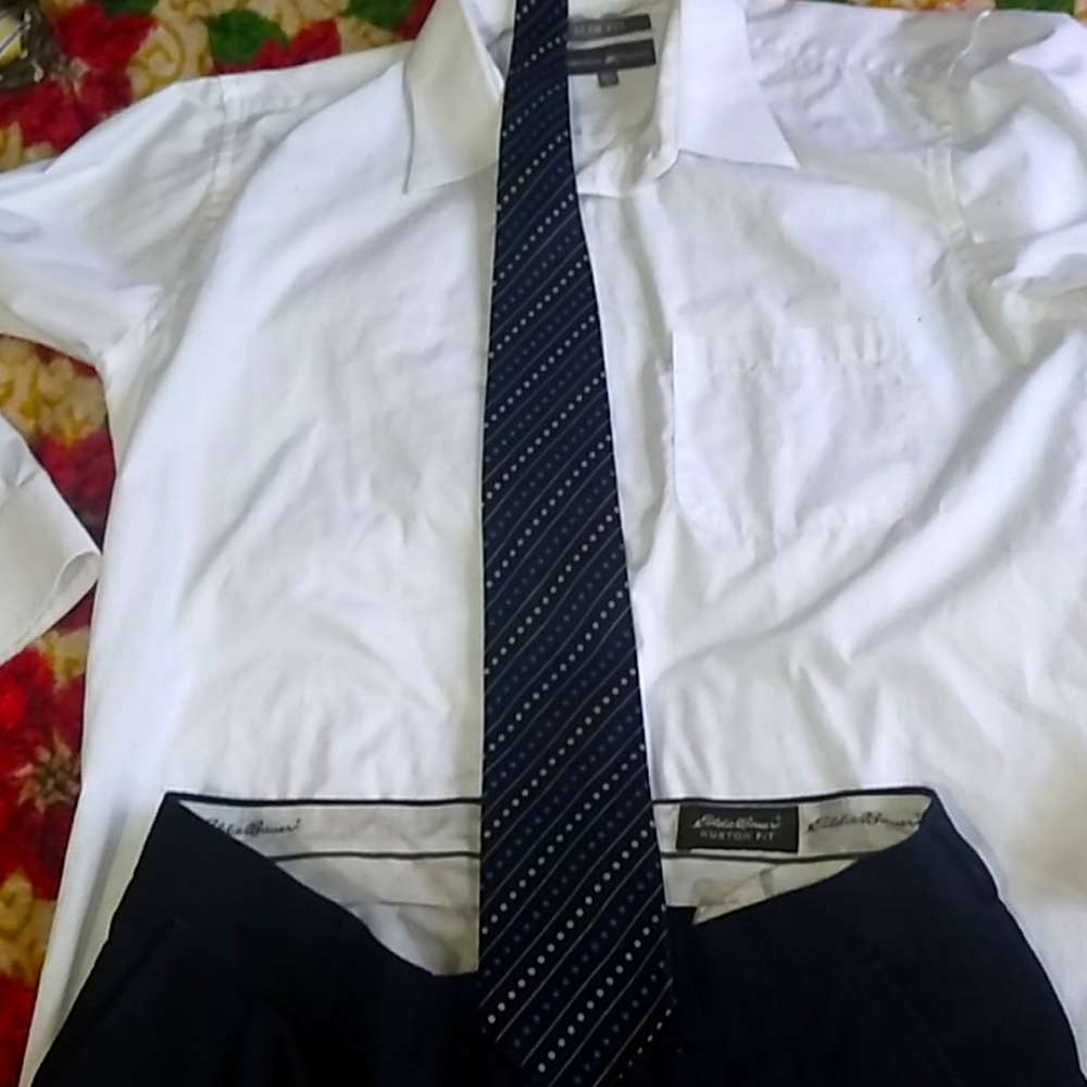 Geoffrey Beene tie